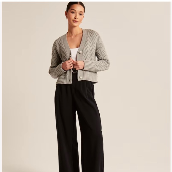 A&F Cardigan - Picture 4 of 4